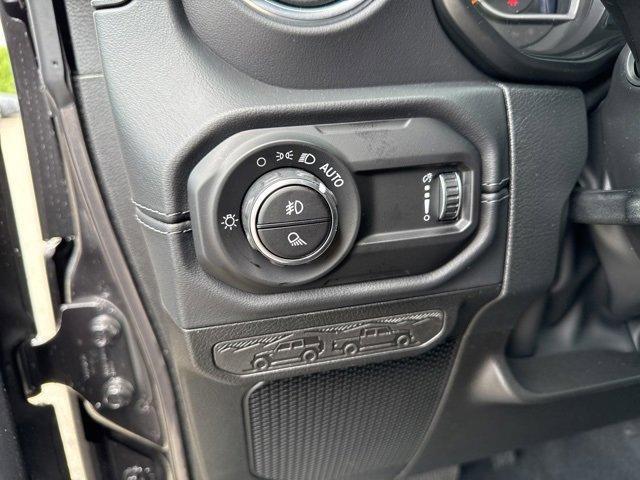 new 2025 Jeep Gladiator car, priced at $50,471