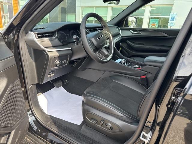 new 2025 Jeep Grand Cherokee L car, priced at $45,107