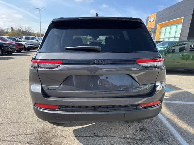 new 2025 Jeep Grand Cherokee car, priced at $42,683