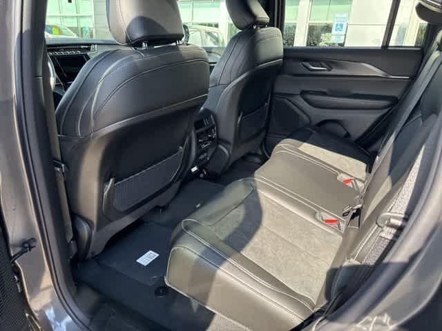 new 2025 Jeep Grand Cherokee car, priced at $42,683