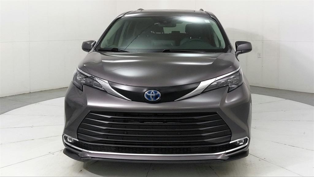 used 2024 Toyota Sienna car, priced at $45,991