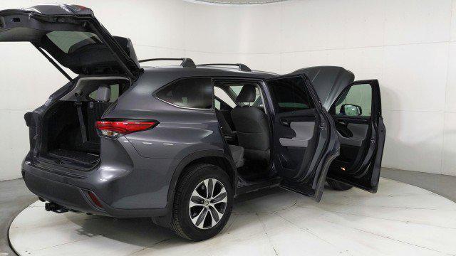 used 2020 Toyota Highlander Hybrid car, priced at $35,591