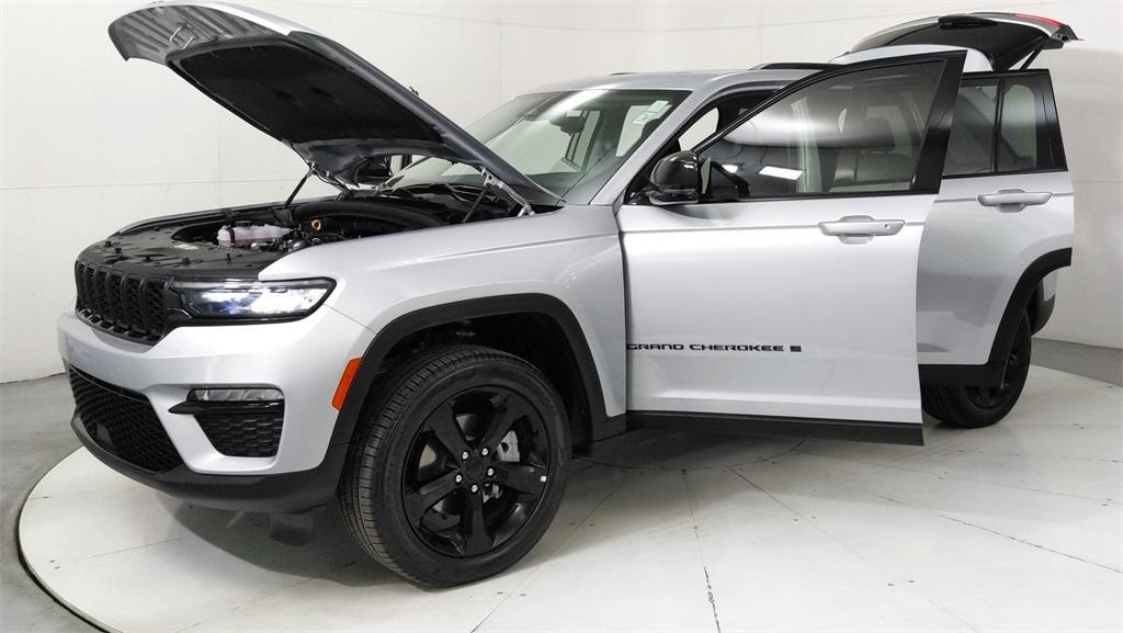 used 2024 Jeep Grand Cherokee car, priced at $48,991