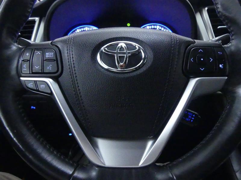 used 2015 Toyota Highlander car, priced at $18,250
