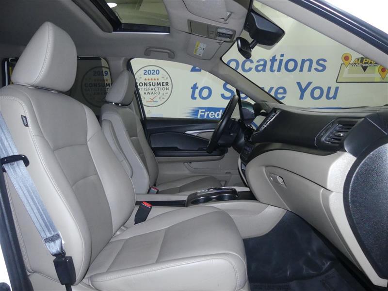 used 2022 Honda Pilot car, priced at $27,700