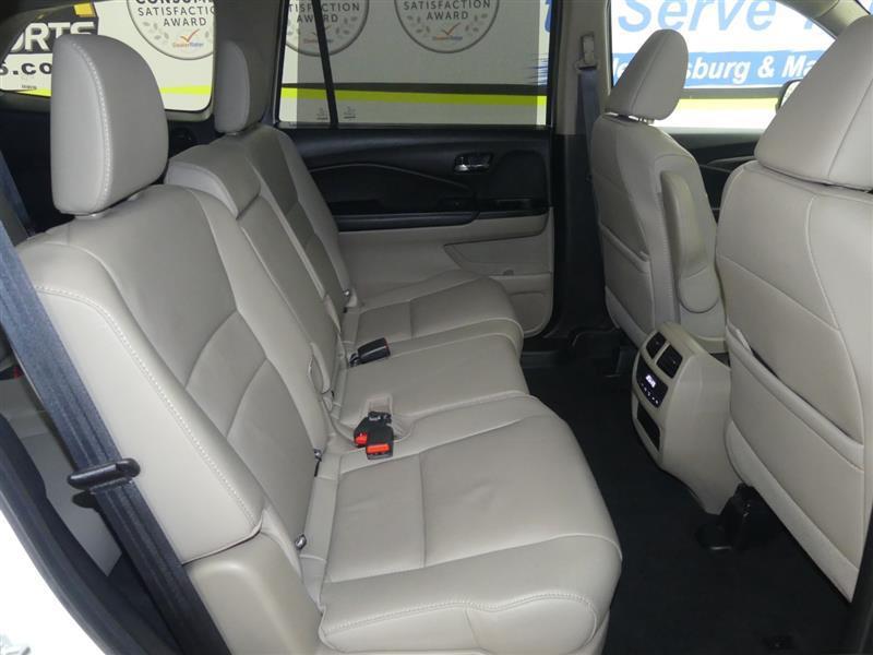 used 2022 Honda Pilot car, priced at $27,700