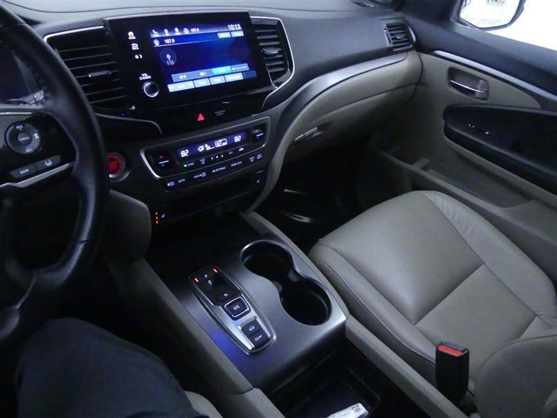 used 2022 Honda Pilot car, priced at $27,700