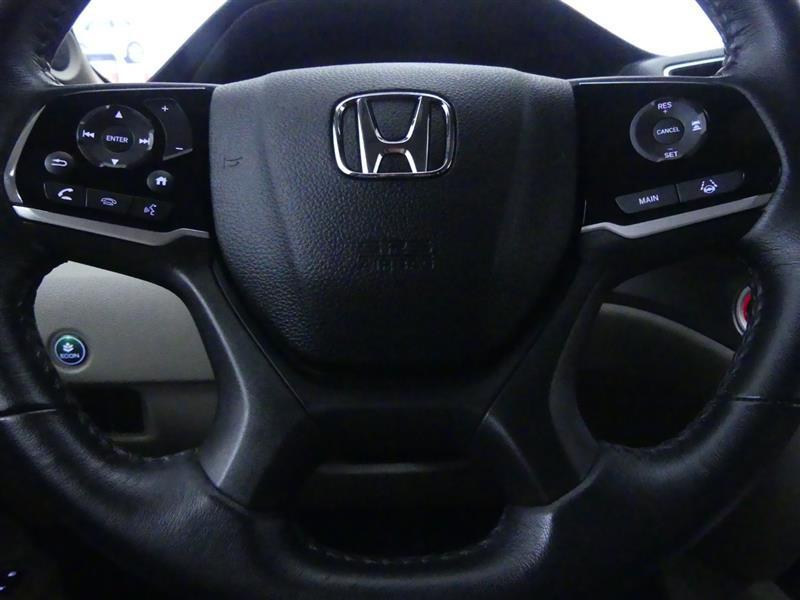 used 2022 Honda Pilot car, priced at $27,700