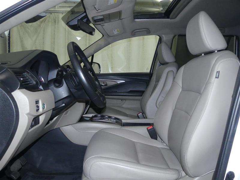 used 2022 Honda Pilot car, priced at $27,700