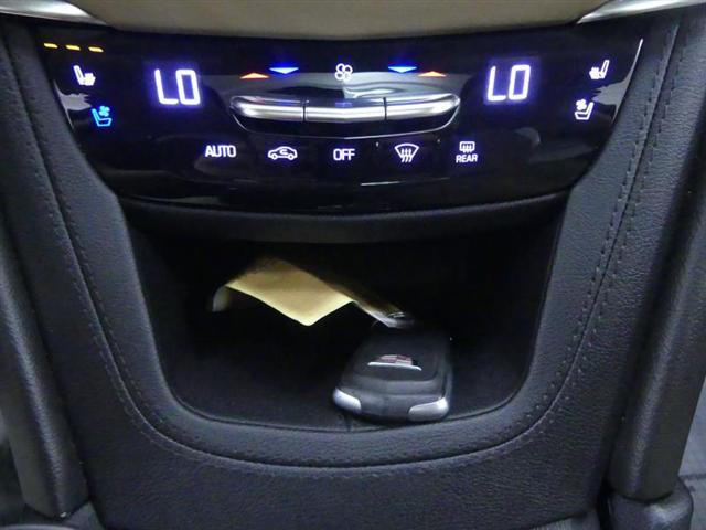 used 2021 Cadillac XT5 car, priced at $26,999