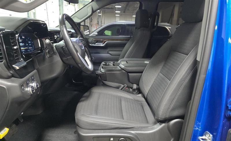 used 2022 GMC Sierra 1500 car, priced at $35,400