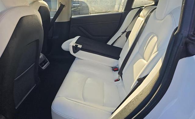 used 2022 Tesla Model 3 car