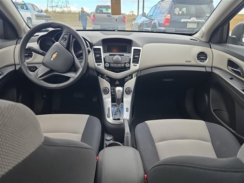 used 2016 Chevrolet Cruze Limited car, priced at $8,300