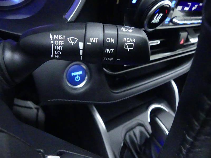 used 2021 Toyota Highlander Hybrid car, priced at $27,999