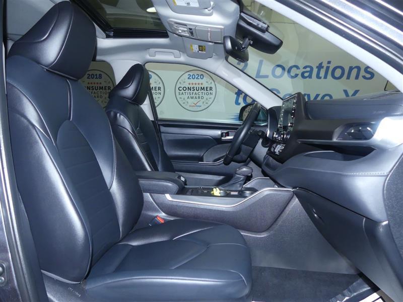 used 2021 Toyota Highlander Hybrid car, priced at $27,999