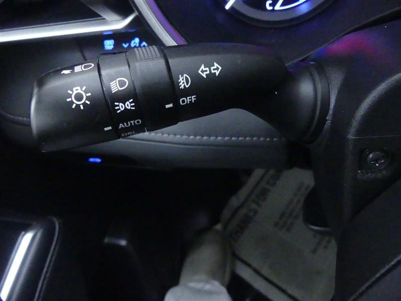 used 2021 Toyota Highlander Hybrid car, priced at $27,999