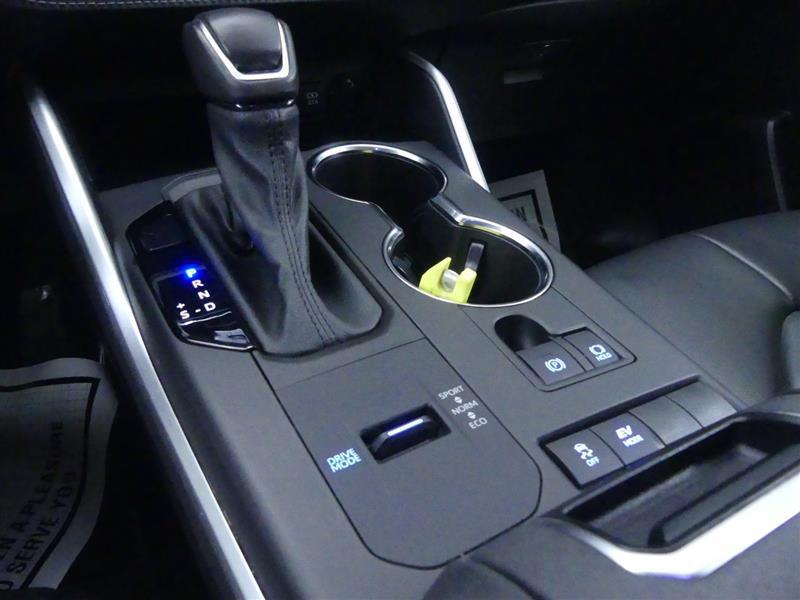 used 2021 Toyota Highlander Hybrid car, priced at $27,999