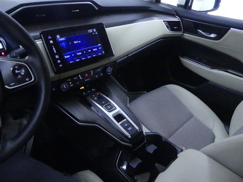 used 2021 Honda Clarity Plug-In Hybrid car, priced at $21,000