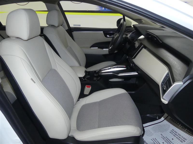 used 2021 Honda Clarity Plug-In Hybrid car, priced at $21,000