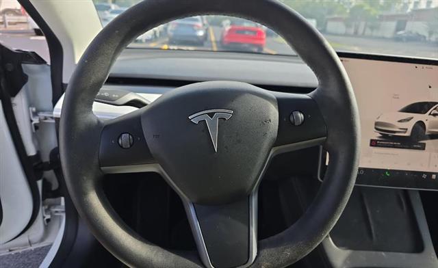 used 2022 Tesla Model 3 car