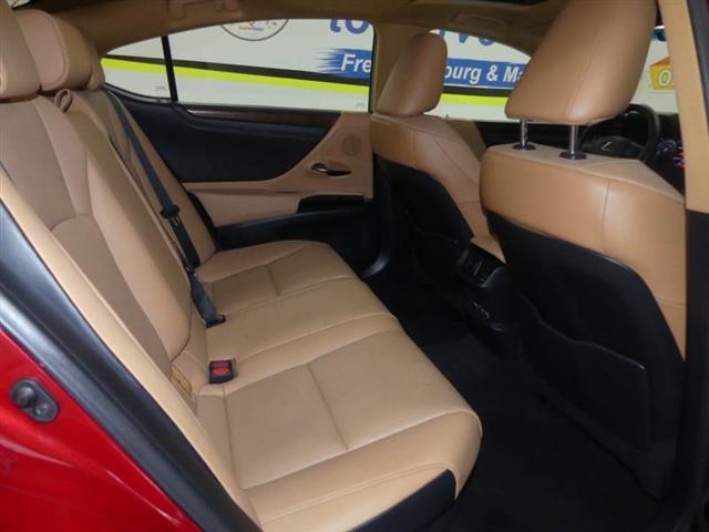 used 2022 Lexus ES 300h car, priced at $33,750