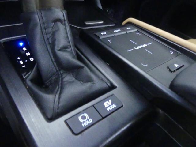 used 2022 Lexus ES 300h car, priced at $33,750