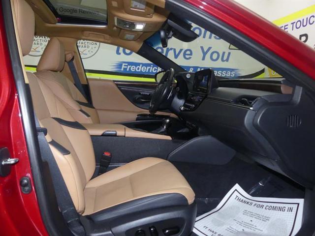 used 2022 Lexus ES 300h car, priced at $33,750