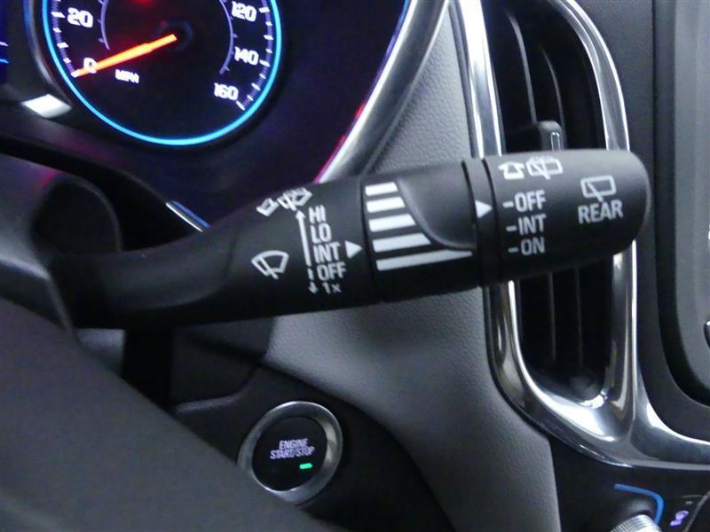 used 2023 Chevrolet Equinox car, priced at $18,900