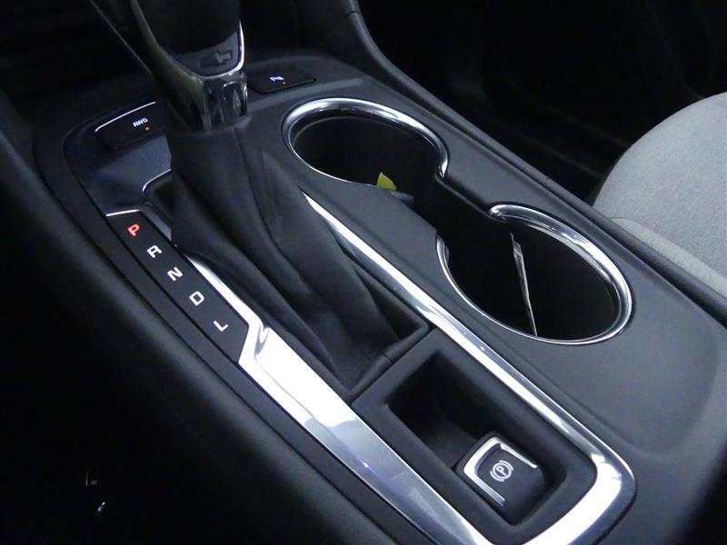 used 2023 Chevrolet Equinox car, priced at $18,900