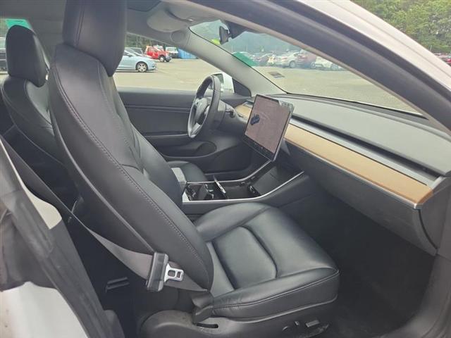 used 2019 Tesla Model 3 car