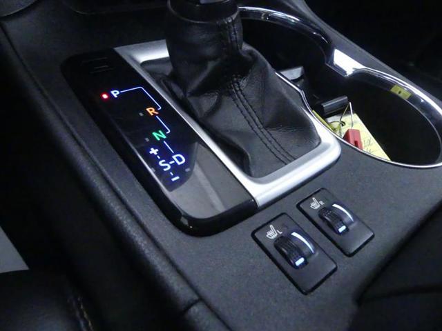 used 2019 Toyota Highlander Hybrid car, priced at $26,750