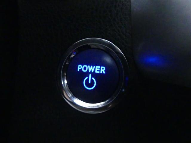 used 2019 Toyota Highlander Hybrid car, priced at $26,750