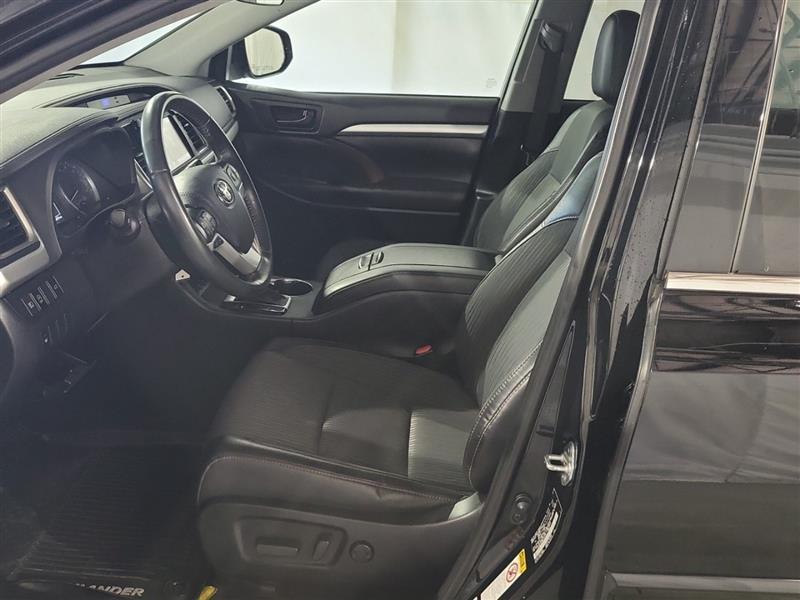 used 2019 Toyota Highlander car, priced at $23,999