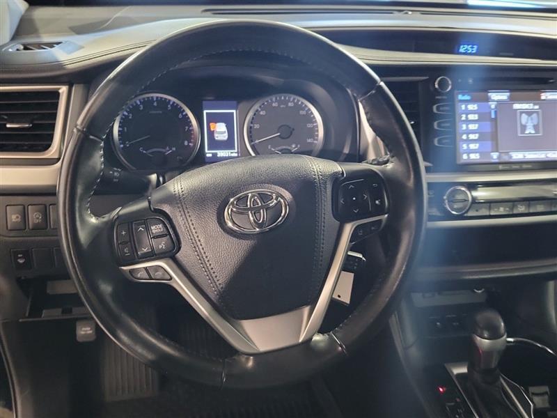 used 2019 Toyota Highlander car, priced at $23,999