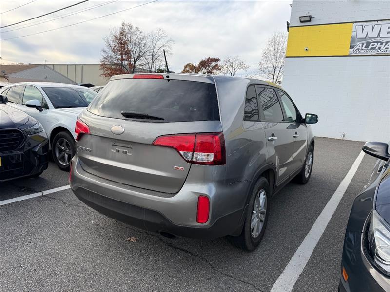 used 2015 Kia Sorento car, priced at $3,000