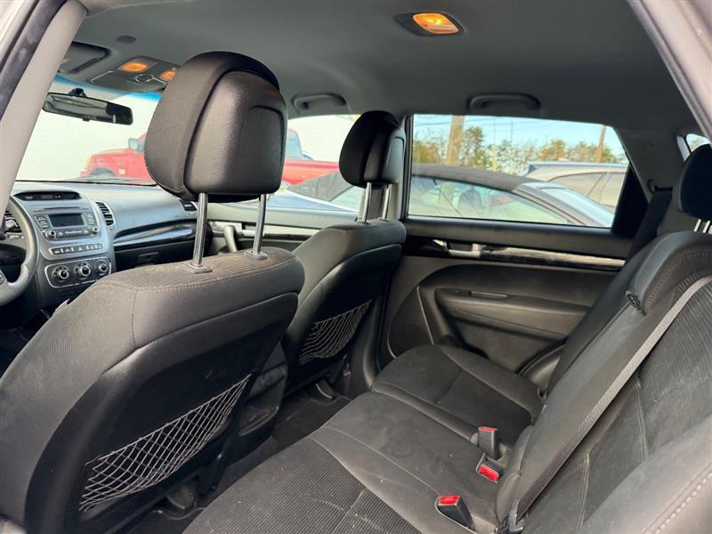 used 2015 Kia Sorento car, priced at $3,000