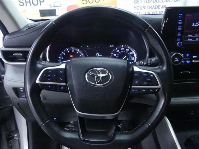 used 2022 Toyota Highlander car, priced at $31,999