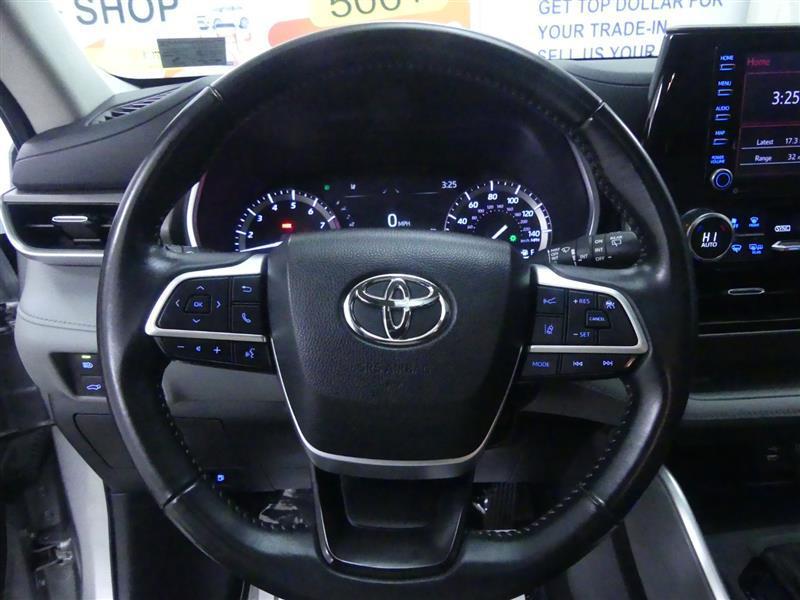 used 2022 Toyota Highlander car, priced at $31,000