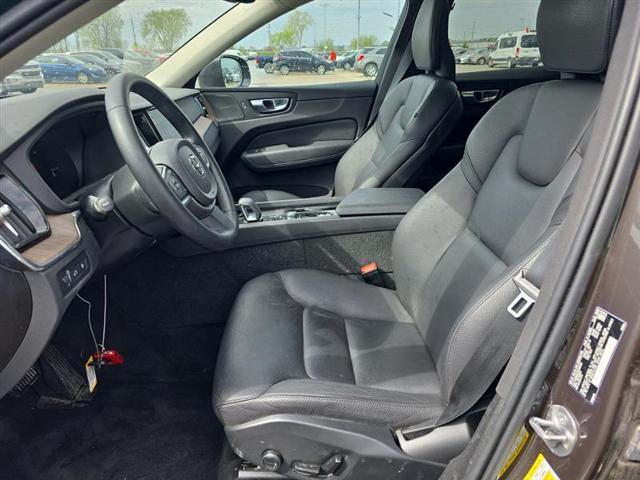 used 2022 Volvo XC60 Recharge Plug-In Hybrid car, priced at $35,900