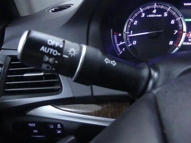 used 2020 Acura MDX car, priced at $28,500