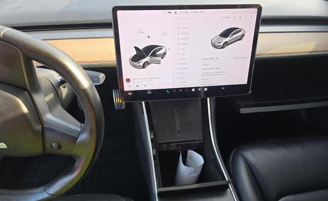 used 2018 Tesla Model 3 car