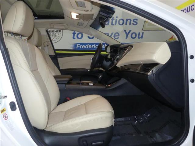 used 2015 Toyota Avalon Hybrid car, priced at $14,900
