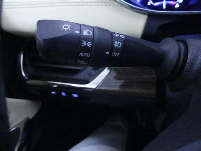 used 2015 Toyota Avalon Hybrid car, priced at $14,900