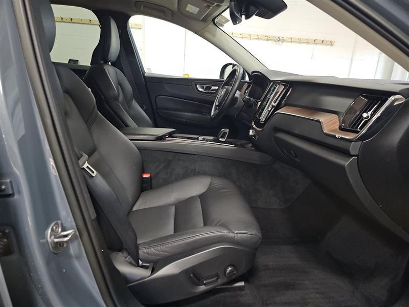 used 2023 Volvo XC60 car, priced at $31,000