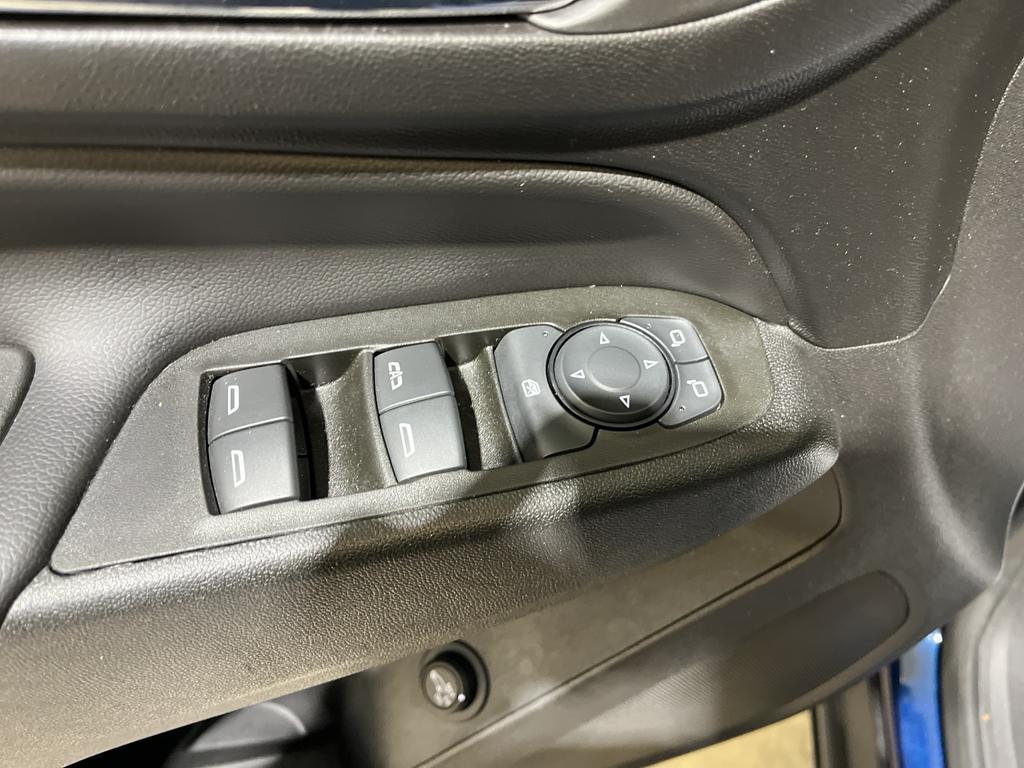 used 2022 Chevrolet Equinox car, priced at $21,000