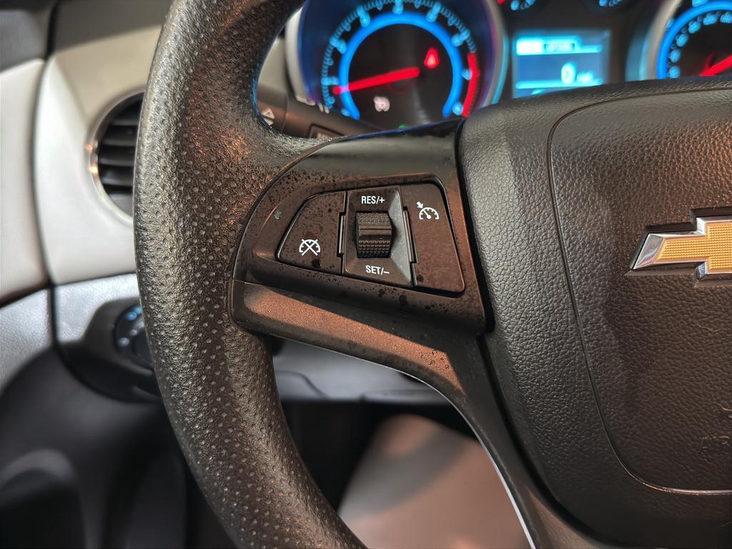 used 2015 Chevrolet Cruze car, priced at $7,000