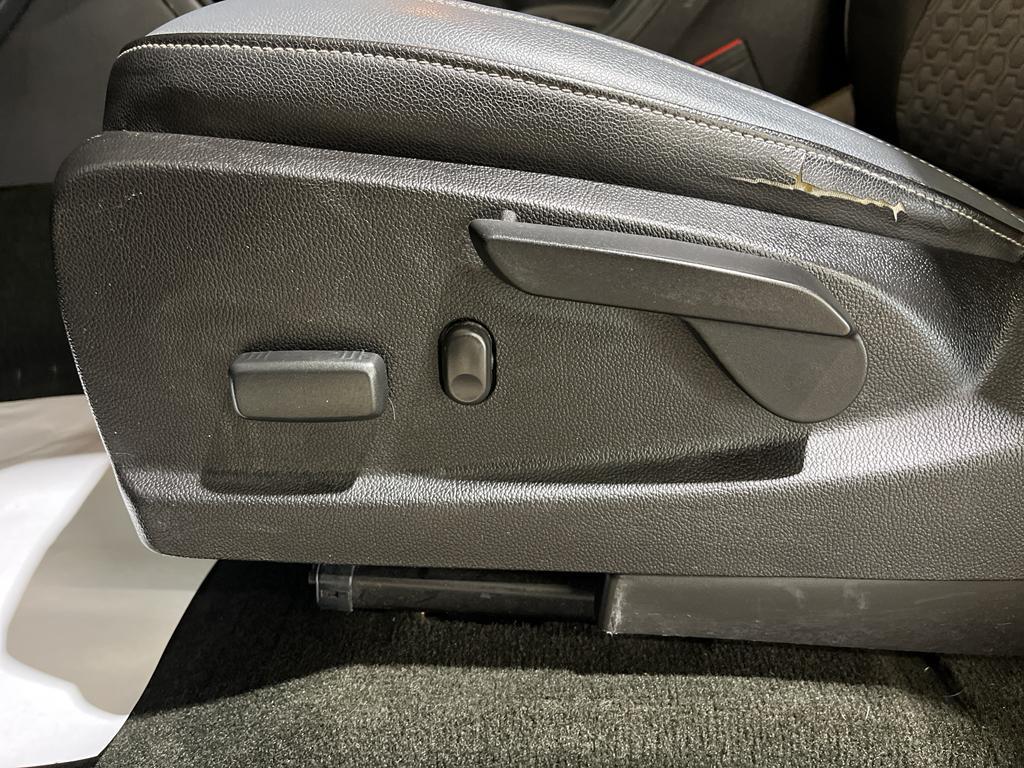 used 2016 Chevrolet Colorado car, priced at $13,000