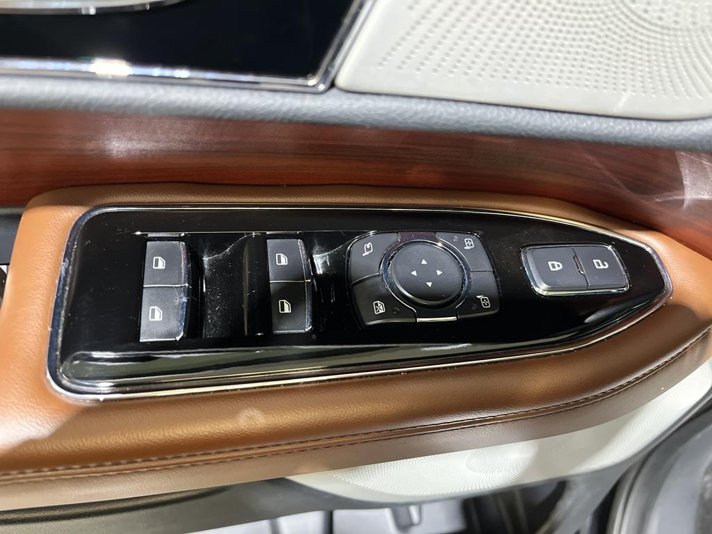 used 2022 Lincoln Navigator car, priced at $54,000