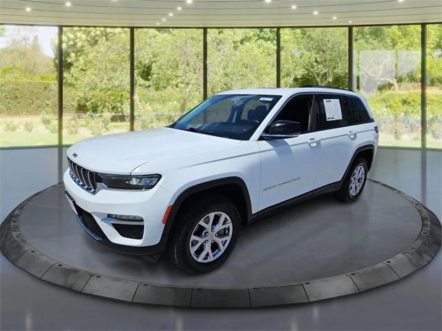 used 2022 Jeep Grand Cherokee car, priced at $33,900