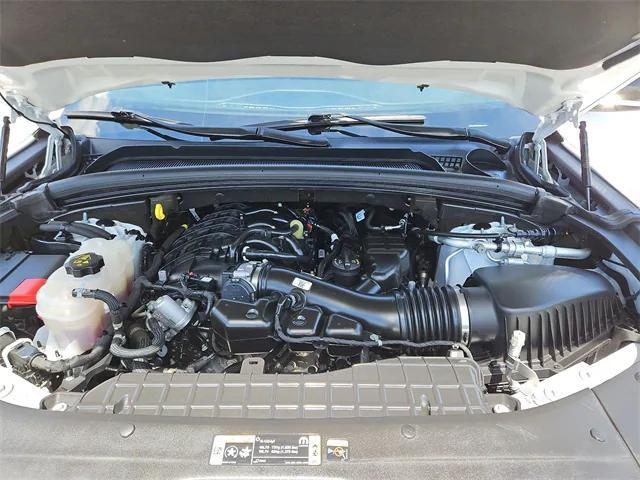 used 2022 Jeep Grand Cherokee car, priced at $33,900